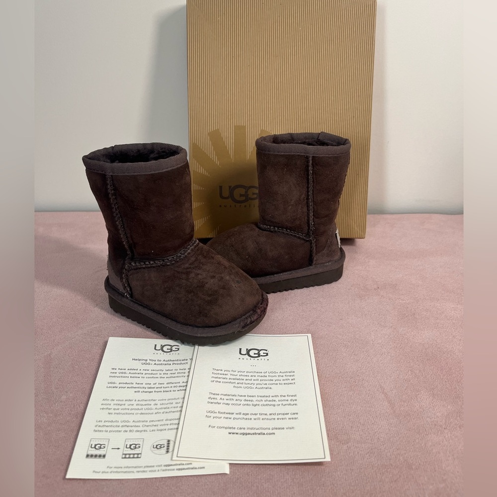 Ugg Classic - Toddler Size 6 Chocolate Brown